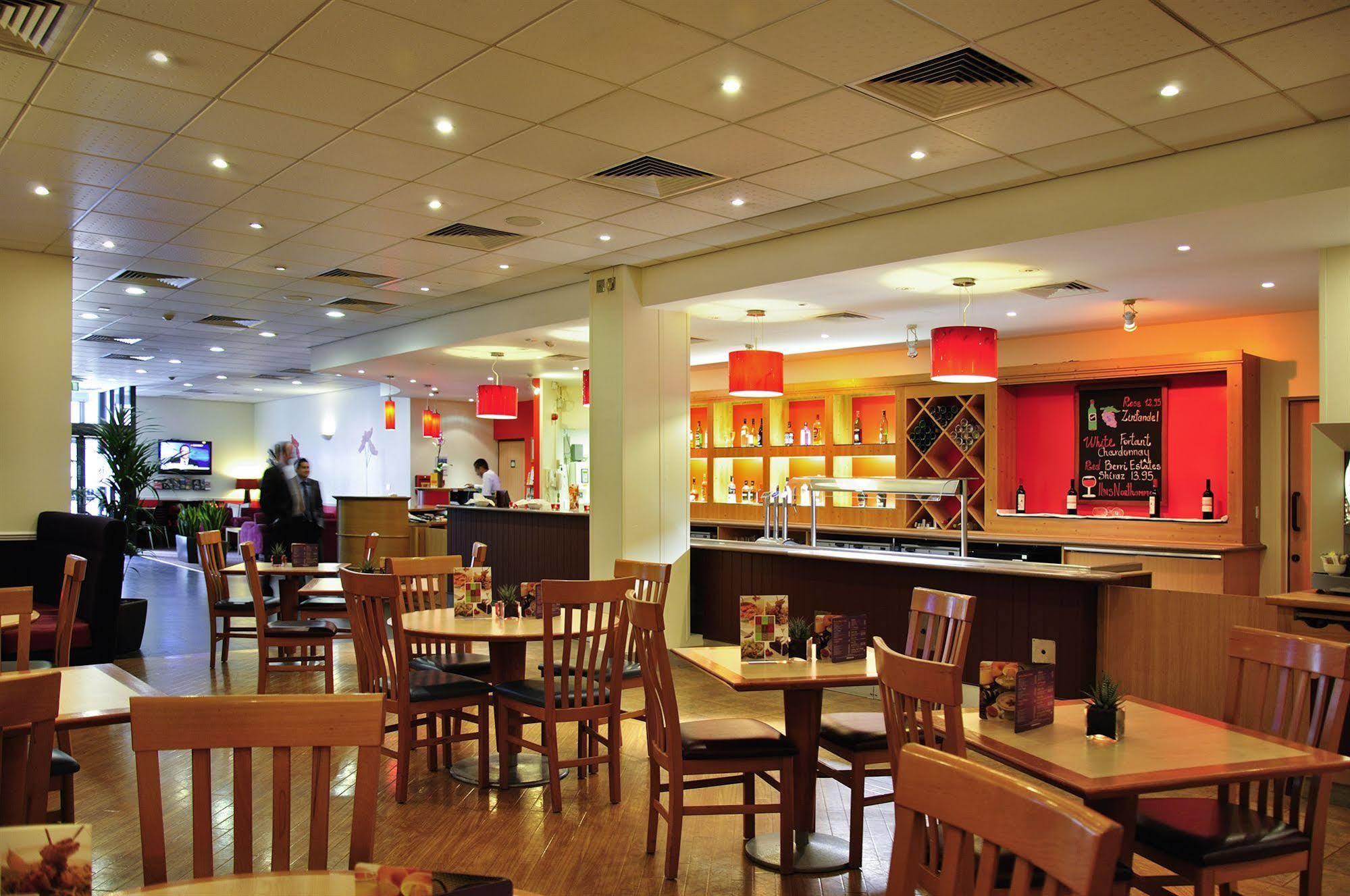 Ibis Hotel Northampton Centre Dış mekan fotoğraf